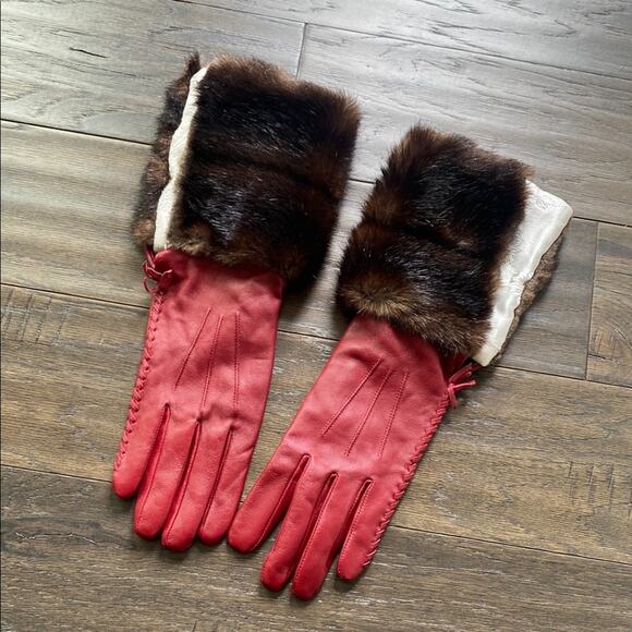 Red Leather Gloves with Fur Trim Womens Sz Medium - Picture 1 of 5